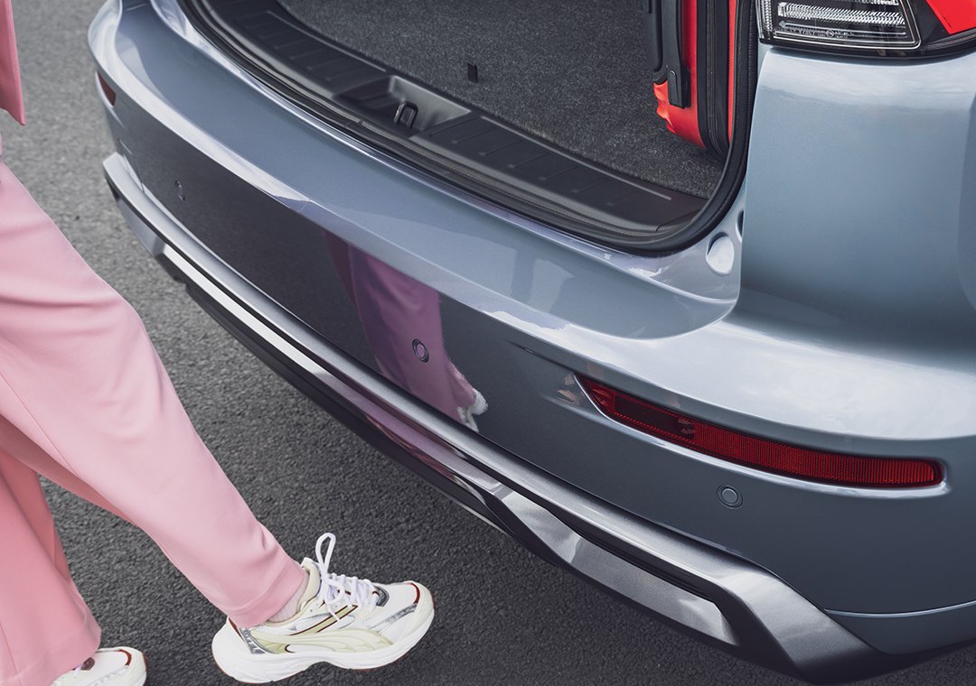 Nové Mitsubishi OUTLANDER PHEV - elektricky ovládané páté dveře Nové Mitsubishi OUTLANDER PHEV - elektricky ovládané páté dveře