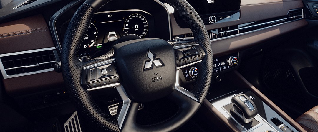 Nové Mitsubishi OUTLANDER PHEV 4X4 - praktičnost a pohodlí Nové Mitsubishi OUTLANDER PHEV 4X4 - praktičnost a pohodlí