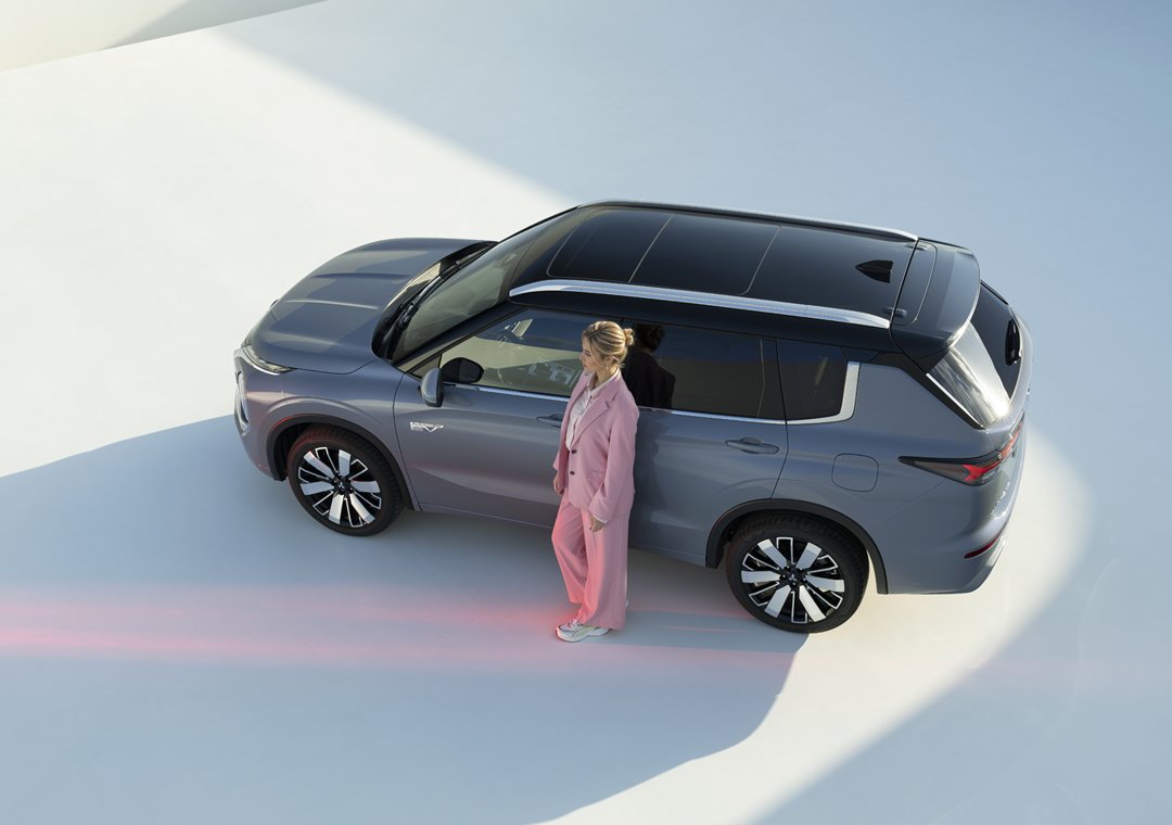 Nové Mitsubishi OUTLANDER PHEV - inovativní technologie Nové Mitsubishi OUTLANDER PHEV - inovativní technologie