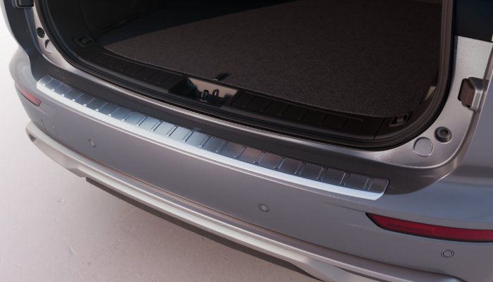 Nové Mitsubishi OUTLANDER PHEV - ochranná lišta zadního nárazníku Nové Mitsubishi OUTLANDER PHEV - ochranná lišta zadního nárazníku