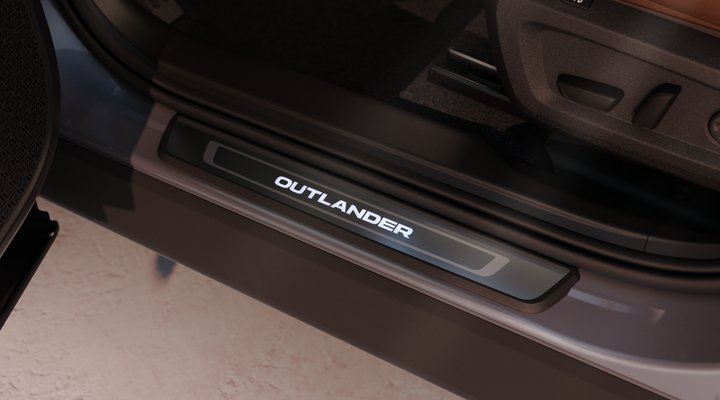 Nové Mitsubishi OUTLANDER PHEV - podsvícené prahové lišty Nové Mitsubishi OUTLANDER PHEV - podsvícené prahové lišty
