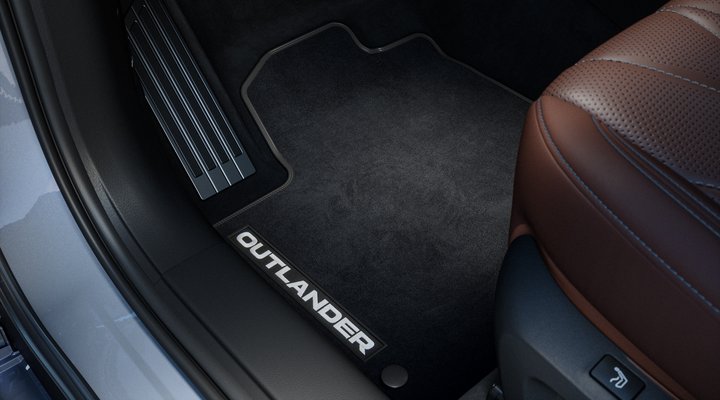 Nové Mitsubishi OUTLANDER PHEV - sada textilních koberců Nové Mitsubishi OUTLANDER PHEV - sada textilních koberců