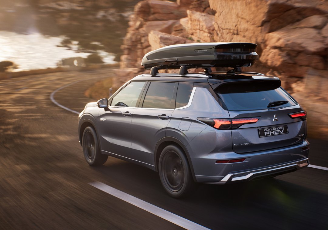 Nové Mitsubishi OUTLANDER PHEV - originální doplňky a příslušenství