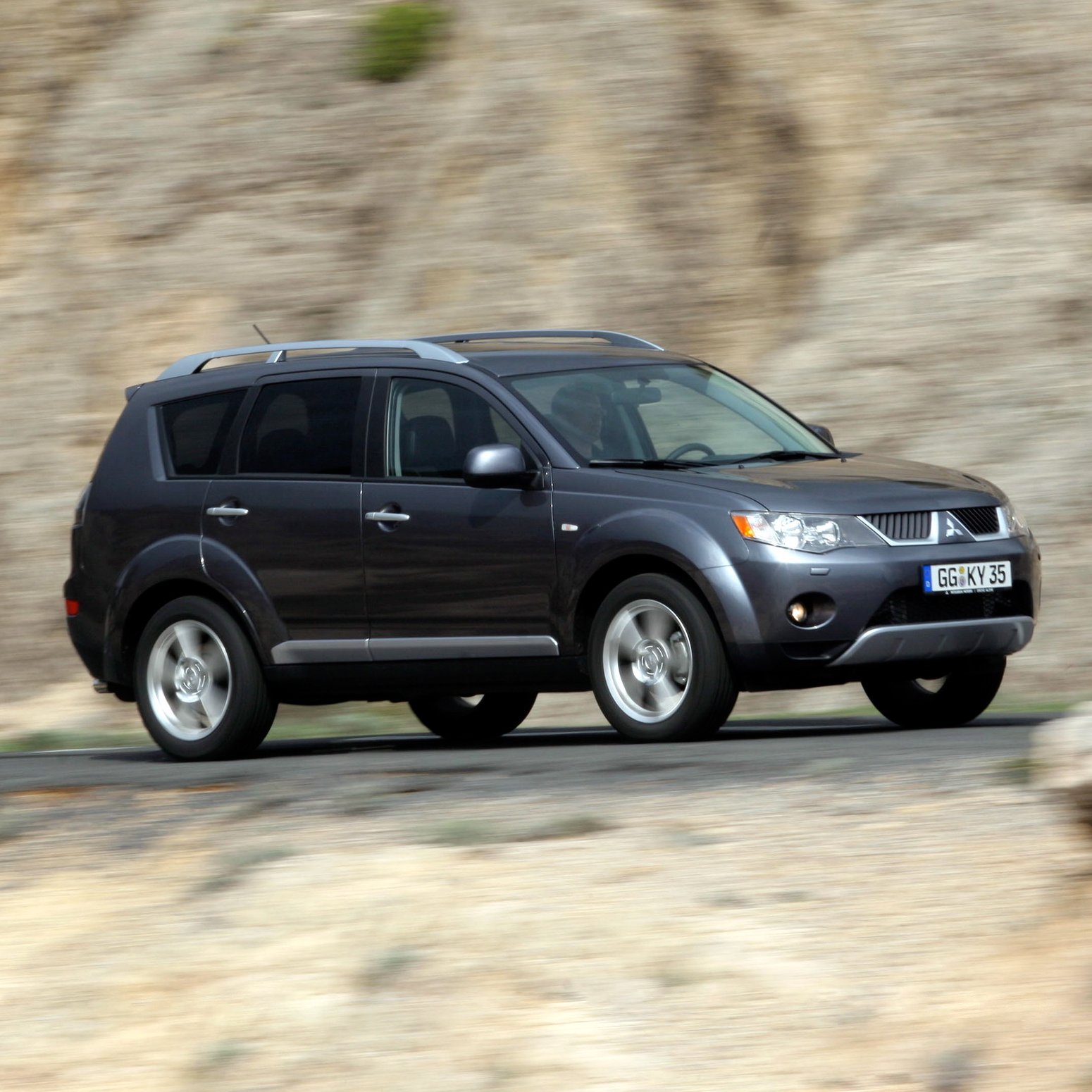Mitsubishi Outlander PHEV 25 let - 2. generace