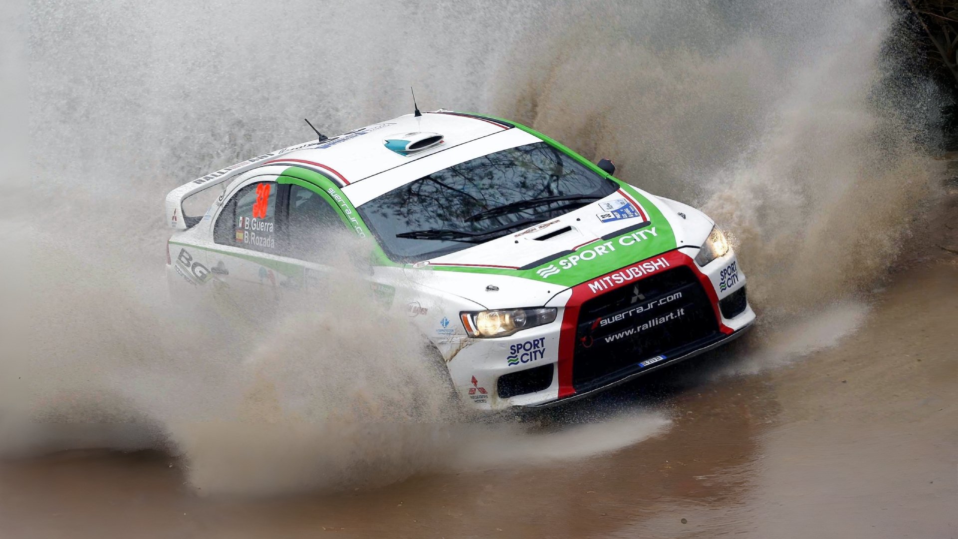 Mitsubishi Outlander PHEV 25 let - zkušenosti z rally